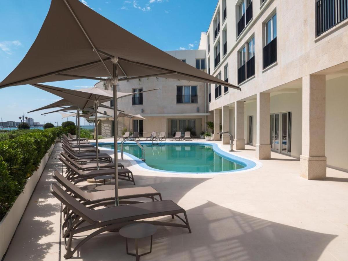Lux Pool Suite Umag Extérieur photo