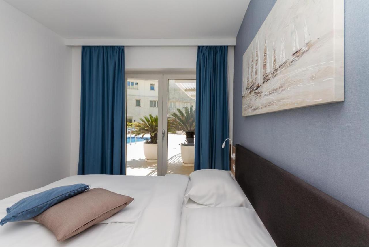 Lux Pool Suite Umag Extérieur photo